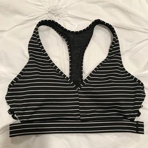 Victoria’s Secret women’s sport bra size small
